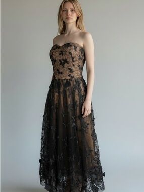 Elliatt Strapless Black & Nude Lace Gown | Worn Once | Size M